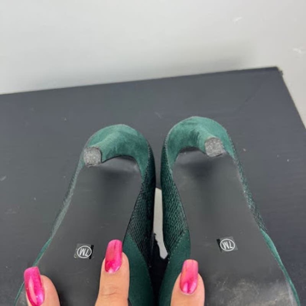 Chinese Laundry green faux leather/suede pumps womens size 7 - Picture 7 of 9